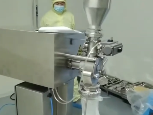 制药行业用锤式粉碎机使用现场展示